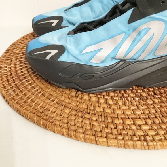 Yeezy Boost 700 MNVN Bright Blue GZ3079 - Size 7.5M Shoes - Picture 7 of 11